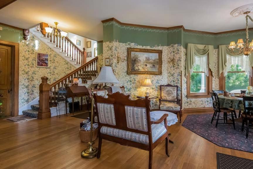 Kingsley House Bed & Breakfast - Full Home Fennville Eksteriør billede
