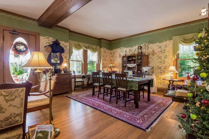 Kingsley House Bed & Breakfast - Full Home Fennville Eksteriør billede