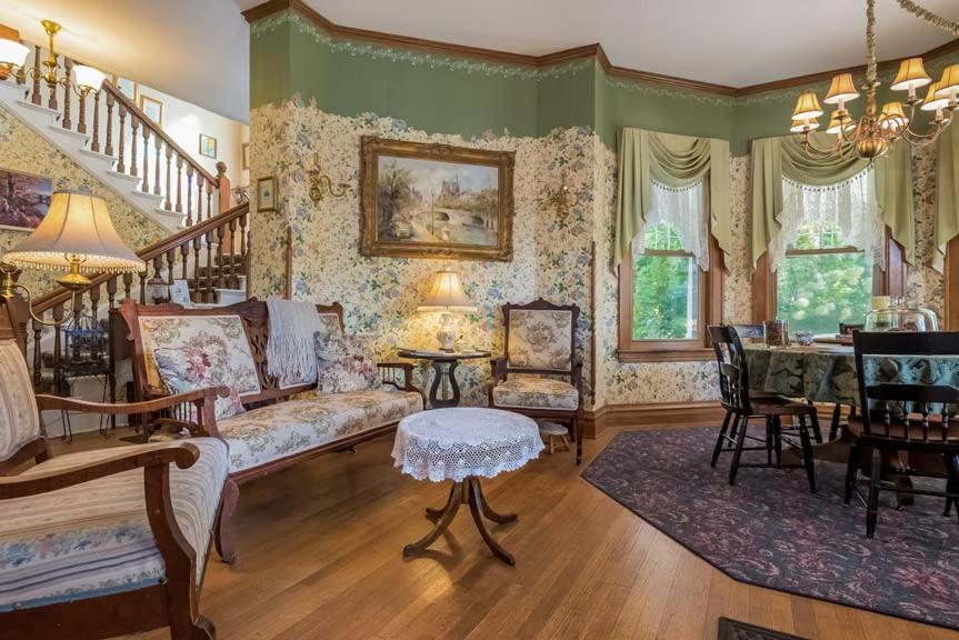 Kingsley House Bed & Breakfast - Full Home Fennville Eksteriør billede
